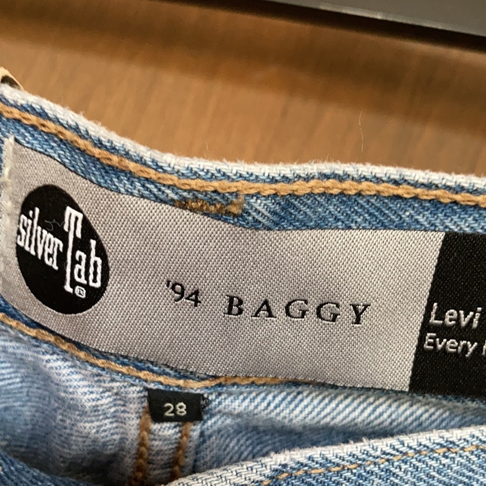 Relisted Levi’s 94’ baggy jean distressed midrise straight leg jean denim 28 - Picture 11 of 17